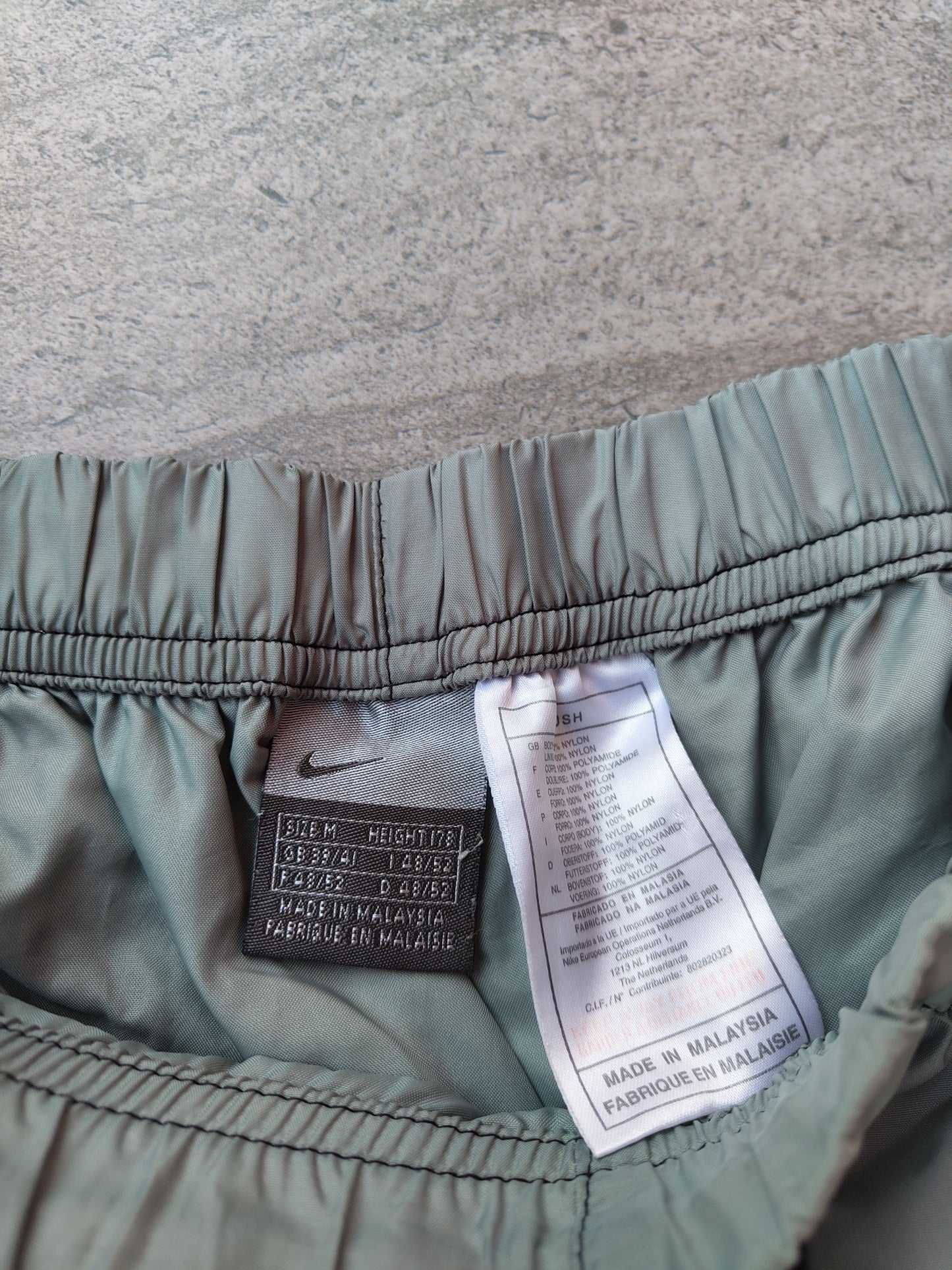 Nike vintage parachute pants
